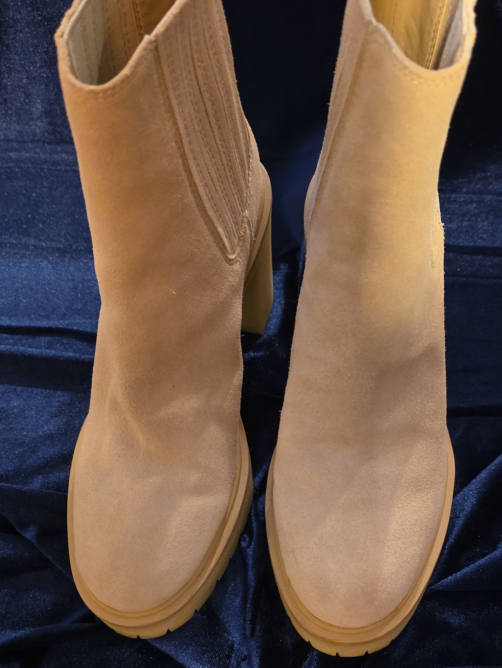 Dolce Vita Tan Suede Chelsea Ankle Boots Pull On Waterproof Retro 70's Boho SZ 8